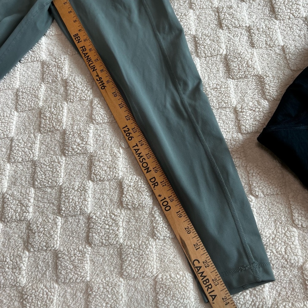 Yogalicious And New Balance Yoga Pants Bundle Size Medium - Picture 2 of 9